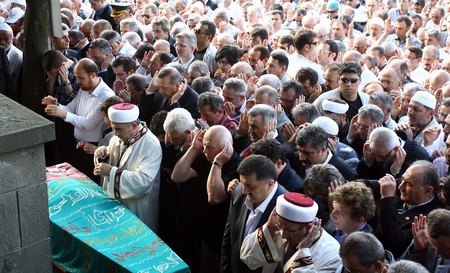 Erdoğan Teyzesi Meliha Er'in Rize'deki Cenaze Törenine Katıldı 56