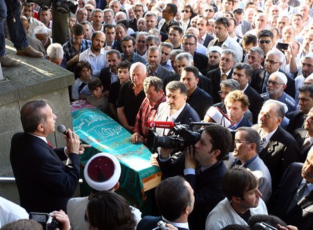 Erdoğan Teyzesi Meliha Er'in Rize'deki Cenaze Törenine Katıldı 57