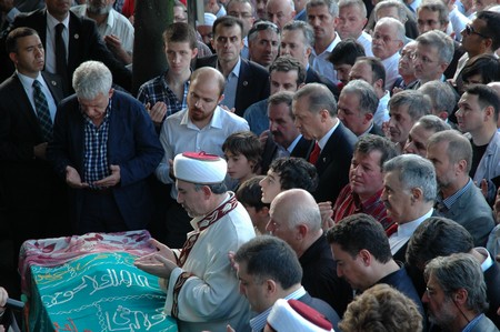 Erdoğan Teyzesi Meliha Er'in Rize'deki Cenaze Törenine Katıldı 84