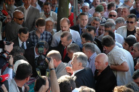 Erdoğan Teyzesi Meliha Er'in Rize'deki Cenaze Törenine Katıldı 98