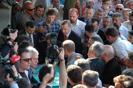 Erdoğan Teyzesi Meliha Er'in Rize'deki Cenaze Törenine Katıldı 99