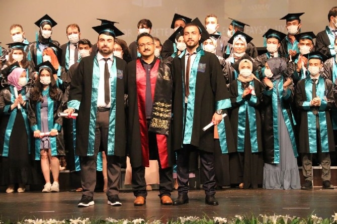 RTEÜ Tıp Fakültesi 8. Dönem Mezunlarını Verdi 47