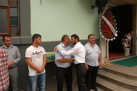 Özyürek Kardeşler Annelerini Ebediyete Uğurladı 1