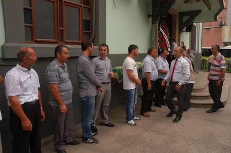 Özyürek Kardeşler Annelerini Ebediyete Uğurladı 2