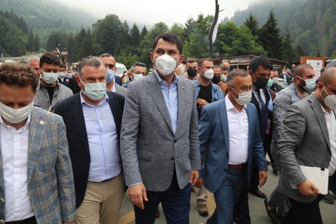 Çevre ve Şehircilik Bakanı Murat Kurum, Ayder yaylasında incelemede 21