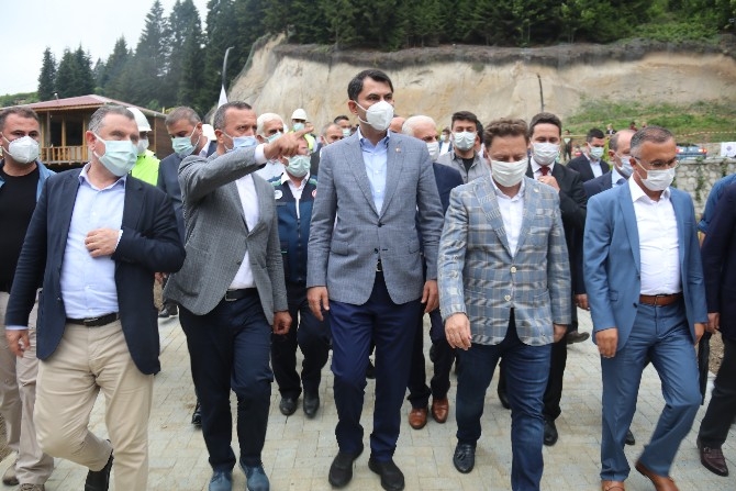 Çevre ve Şehircilik Bakanı Murat Kurum, Ayder yaylasında incelemede 25