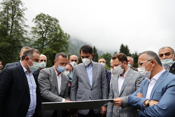 Çevre ve Şehircilik Bakanı Murat Kurum, Ayder yaylasında incelemede 28