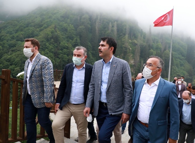 Çevre ve Şehircilik Bakanı Murat Kurum, Ayder yaylasında incelemede 5