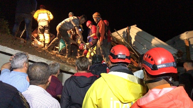 Rize'de şiddetli yağış nedeniyle kayıp ihbarı yapılan 3 kişi aranıy 16