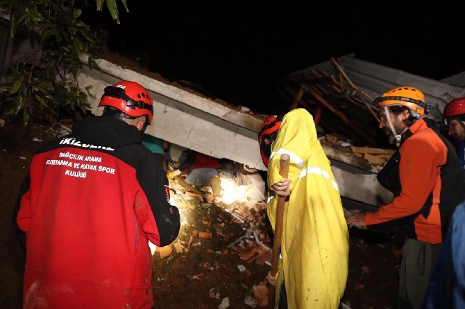 Rize'de şiddetli yağış nedeniyle kayıp ihbarı yapılan 3 kişi aranıy 4