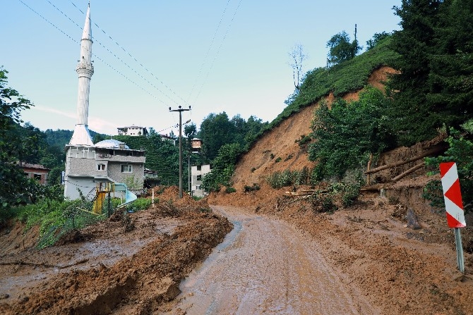 Çayeli'de selin bıraktığı tahribat gün ağarınca ortaya çıktı 10