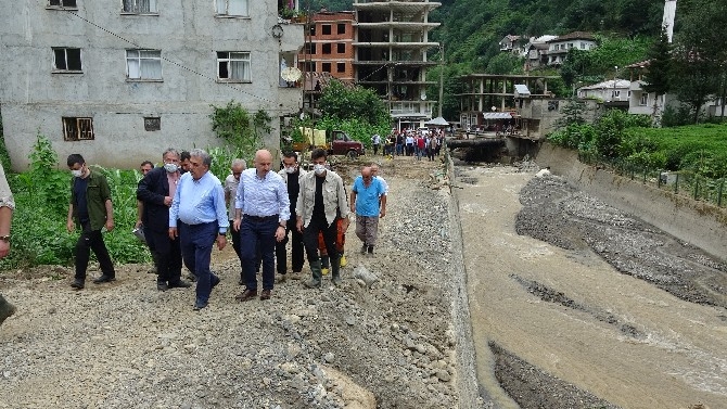 Bakan Soylu ve Karaismailoğlu, Rize'de sel ve heyelan bölgelerinde  12