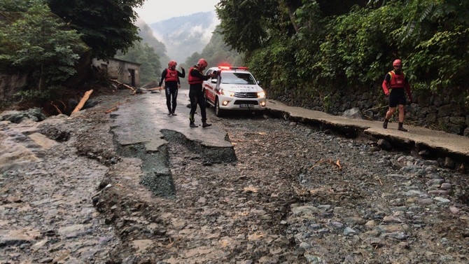 Mahsur kalan 18 kişi Rize AKUT ekiplerince kurtarıldı 22