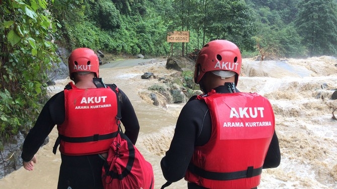 Mahsur kalan 18 kişi Rize AKUT ekiplerince kurtarıldı 7