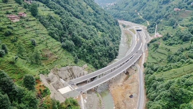 Ulaştırma ve Altyapı Bakanı Karaismailoğlu Rize'de İncelemelerde Bu 10