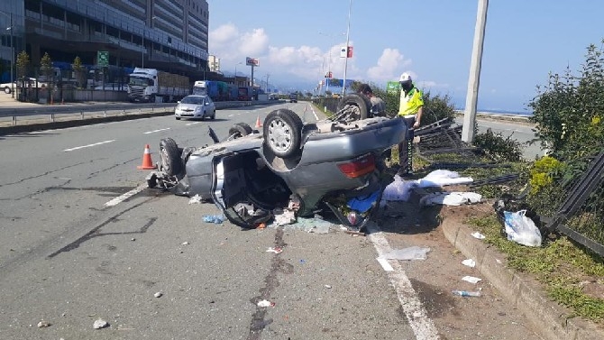 Rize'de otomobil ile minibüs çarpıştı: 10 yaralı 5