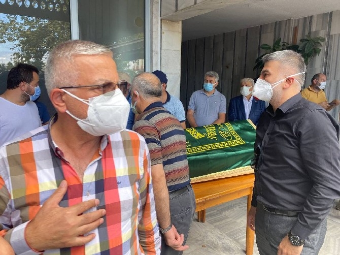 Cimilli İbo İçin Rize Sahil Camiinde Cenaze Namazı Kılındı 15