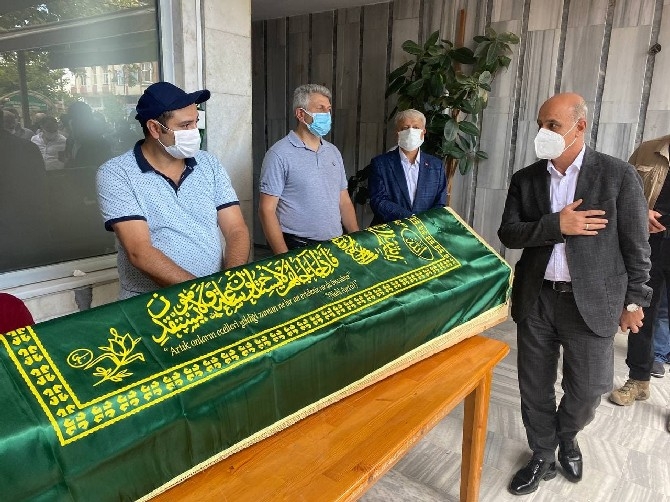 Cimilli İbo İçin Rize Sahil Camiinde Cenaze Namazı Kılındı 25