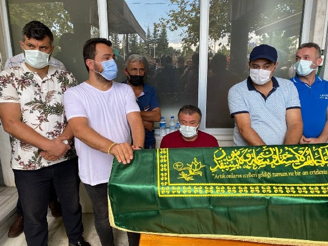 Cimilli İbo İçin Rize Sahil Camiinde Cenaze Namazı Kılındı 30