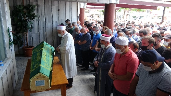 Cimilli İbo İçin Rize Sahil Camiinde Cenaze Namazı Kılındı 48