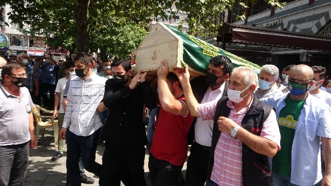 Cimilli İbo İçin Rize Sahil Camiinde Cenaze Namazı Kılındı 54