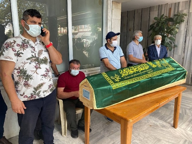 Cimilli İbo İçin Rize Sahil Camiinde Cenaze Namazı Kılındı 7