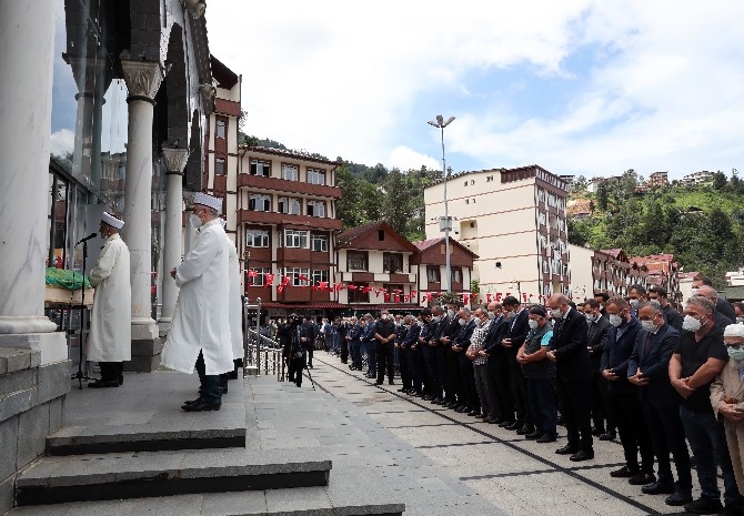 Cumhurbaşkanı Erdoğan ilim insanı Osman Yılmaz’ın cenaze namazına katıld 1