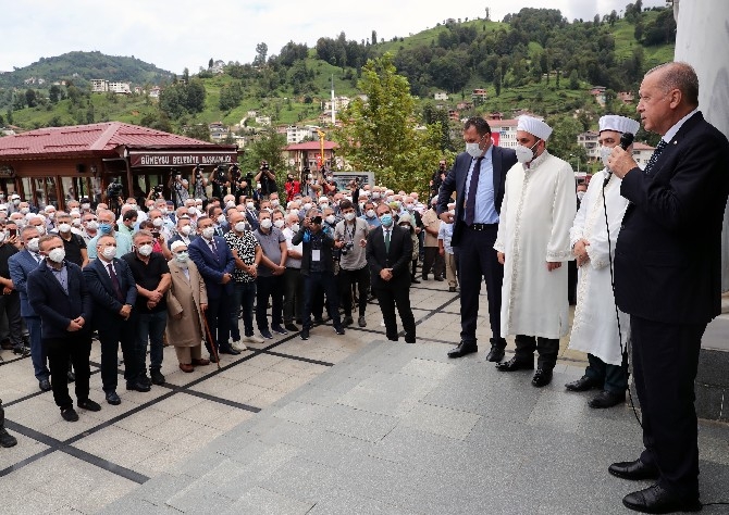 Cumhurbaşkanı Erdoğan ilim insanı Osman Yılmaz’ın cenaze namazına katıld 11