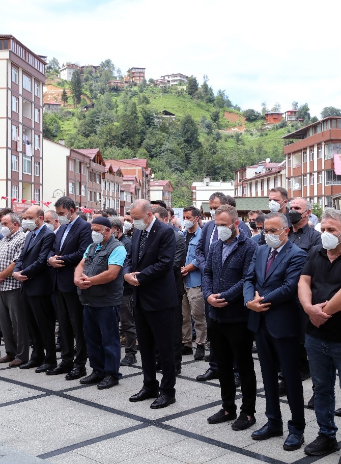 Cumhurbaşkanı Erdoğan ilim insanı Osman Yılmaz’ın cenaze namazına katıld 12