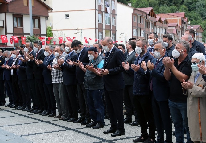 Cumhurbaşkanı Erdoğan ilim insanı Osman Yılmaz’ın cenaze namazına katıld 13