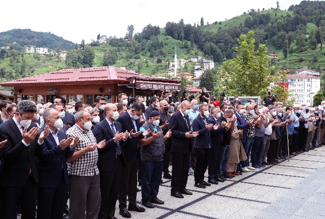 Cumhurbaşkanı Erdoğan ilim insanı Osman Yılmaz’ın cenaze namazına katıld 16