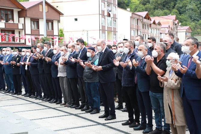 Cumhurbaşkanı Erdoğan ilim insanı Osman Yılmaz’ın cenaze namazına katıld 18
