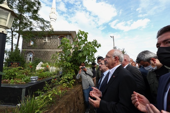 CHP Genel Başkanı Kemal Kılıçdaroğlu, Rize'de çay üreticileriyle bu 15