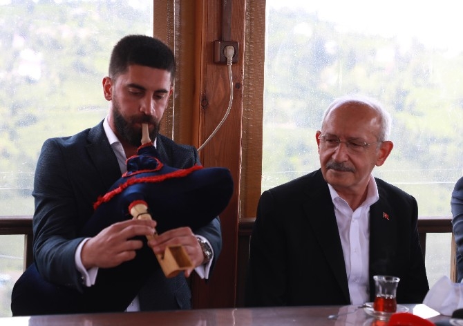 CHP Genel Başkanı Kemal Kılıçdaroğlu, Rize'de çay üreticileriyle bu 5