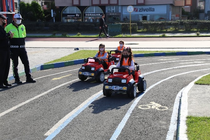 Rize'de “Çocuklar İçin Güvenli Trafik” Eğitimi Açılış Programı 16