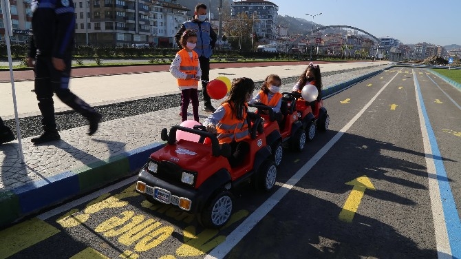 Rize'de “Çocuklar İçin Güvenli Trafik” Eğitimi Açılış Programı 18