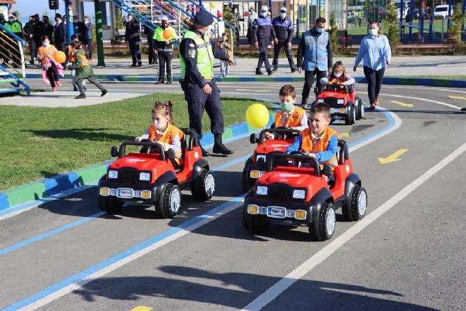 Rize'de “Çocuklar İçin Güvenli Trafik” Eğitimi Açılış Programı 19