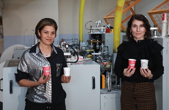 Kadın girişimciler KOSGEB desteği ile Rize'nin ilk karton bardak at 1