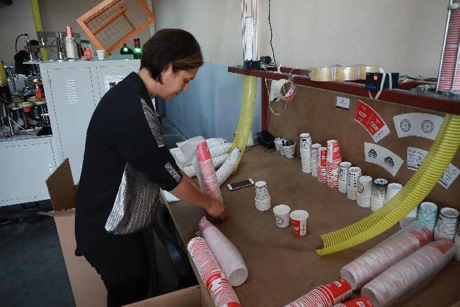 Kadın girişimciler KOSGEB desteği ile Rize'nin ilk karton bardak at 11