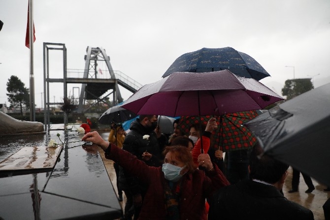 10 Kasım Atatürk'ü Anma Törenleri Rize'de Yağmur Altında Düzen 9