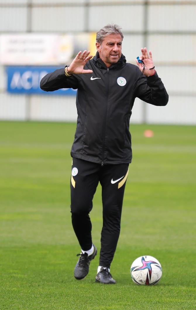 Çaykur Rizespor, Konyaspor maçı hazırlıklarını sürdürdü 16