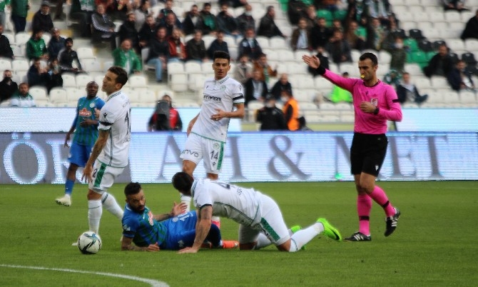 İttifak Holding Konyaspor - Çaykur Rizespor maçından kareler 19