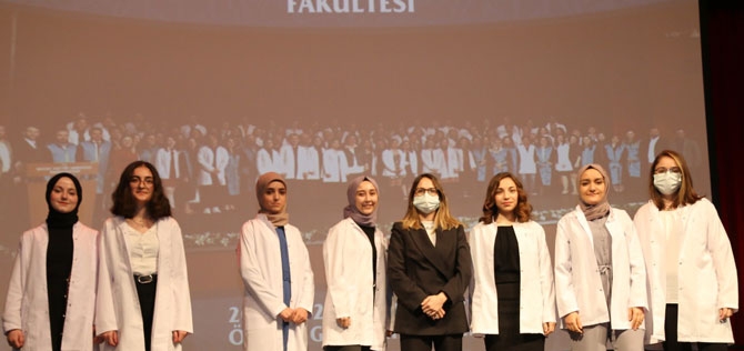 RTEÜ Diş Hekimliği Fakültesi Öğrencileri Önlüklerini Giydi 15