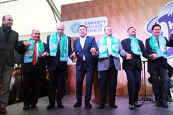 Bakan ve Rizeli Vali'den horon şov