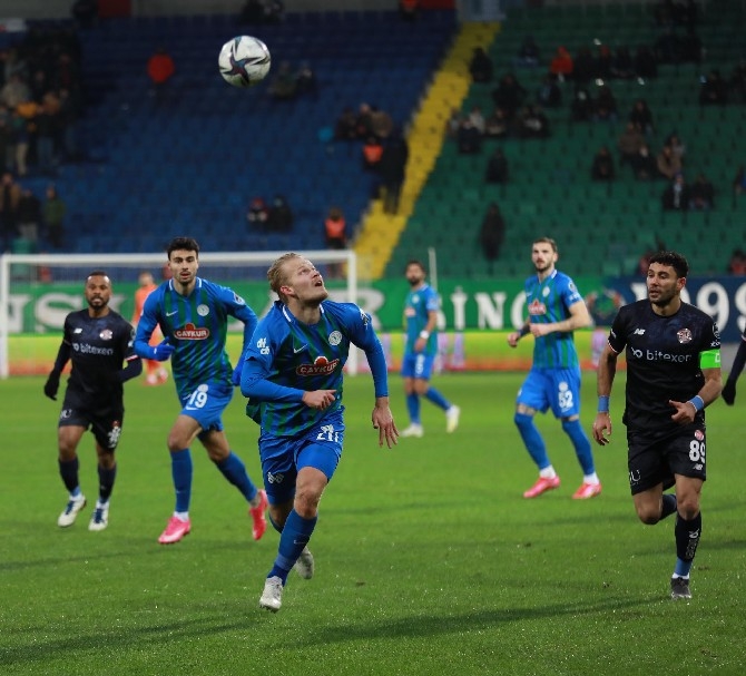 Çaykur Rizespor - Fraport TAV Antalyaspor maçından kareler 17