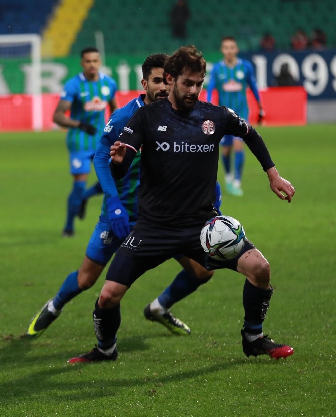 Çaykur Rizespor - Fraport TAV Antalyaspor maçından kareler 18