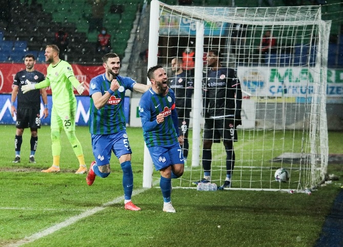 Çaykur Rizespor - Fraport TAV Antalyaspor maçından kareler 42