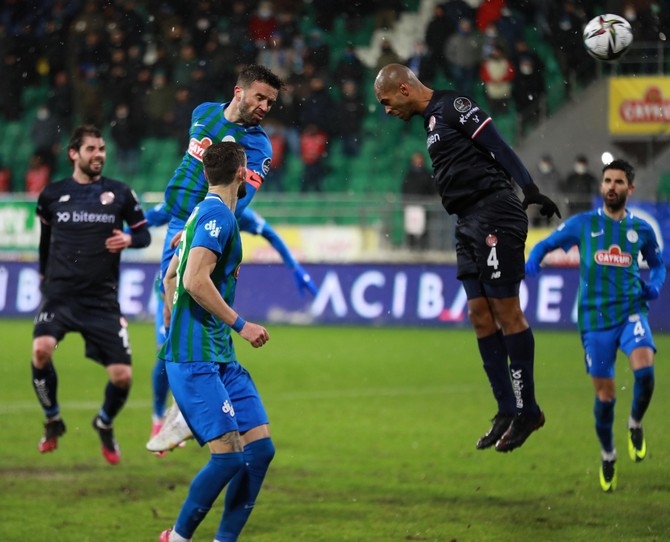 Çaykur Rizespor - Fraport TAV Antalyaspor maçından kareler 45