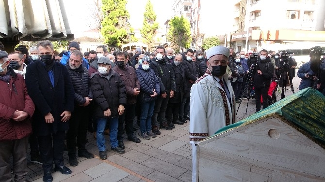 Avukat Şafak Mahmutyazıcıoğlu, Rize'de toprağa verildi 24