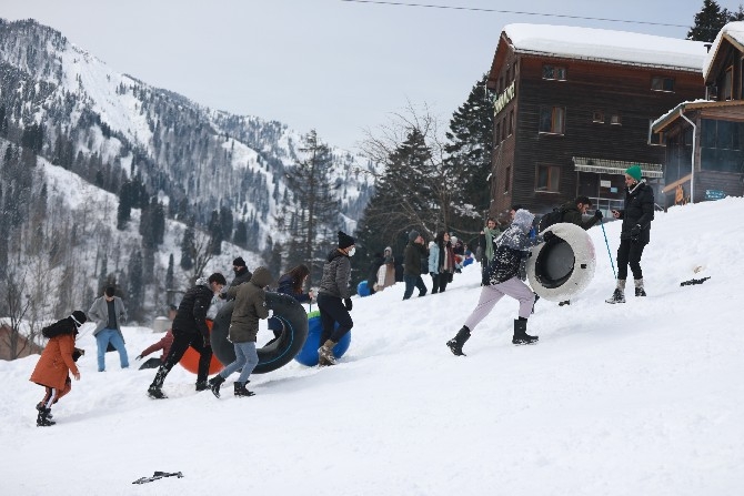 14. Ayder Kar Festivali renkli görüntülerle başladı 12